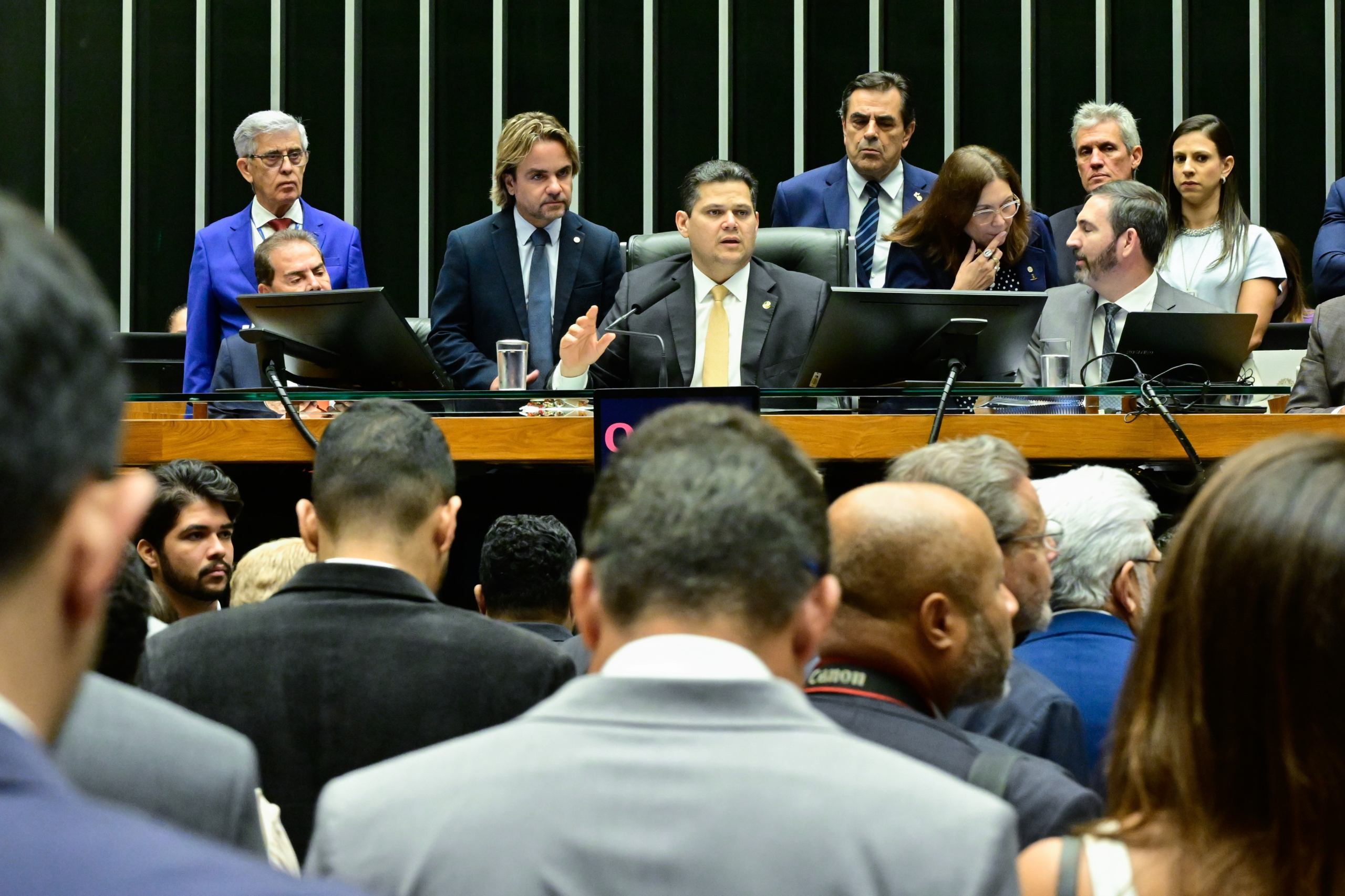 CONGRESSO DERRUBA VETO DE LULA AO PL DA DOSIMETRIA E PROJETO SEGUE PARA PROMULGAÇÃO