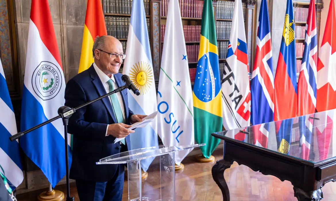 MERCOSUL MAIS ÁGIL | Brasil oficializa acordo para facilitar comércio entre países do bloco