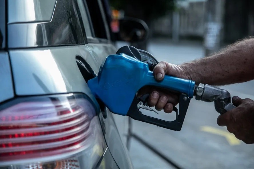  GOVERNO ANUNCIA SUBSÍDIO PARA SEGURAR PREÇO DA GASOLINA